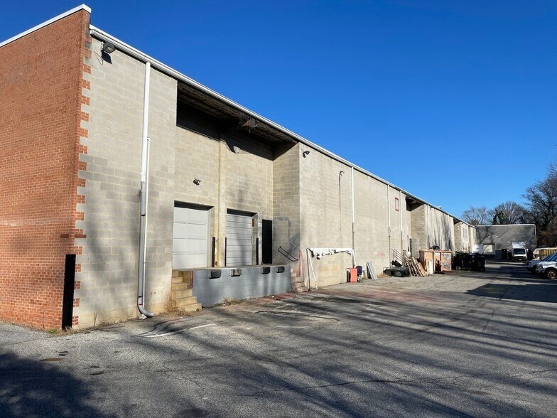 More Photos Of 3411 Windom Rd, Brentwood Warehouse For Lease