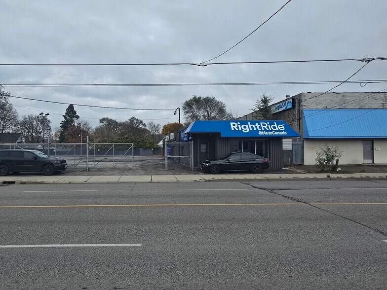 More Photos Of 80 Adelaide St N, London Auto Repair For Lease