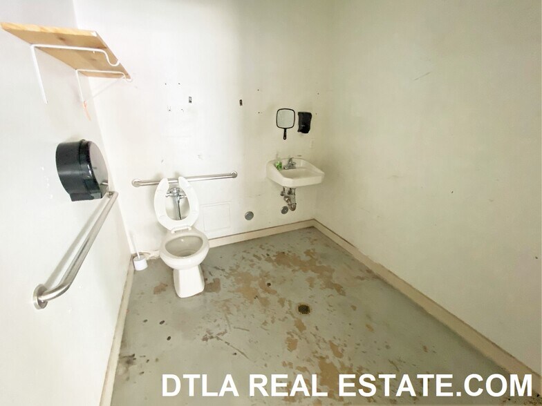 More Photos Of 501 S Los Angeles St, Los Angeles Apartments For Lease