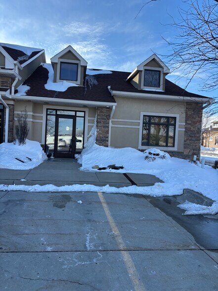 More Photos Of 1820-1824 N 169th Plz, Omaha Office For Lease