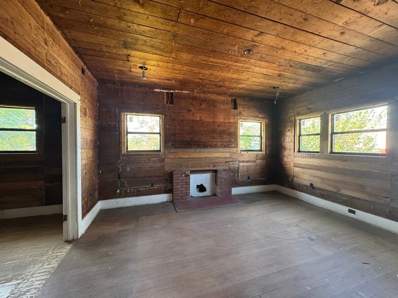 More Photos Of 4219 S Presa St, San Antonio General Retail For Sale