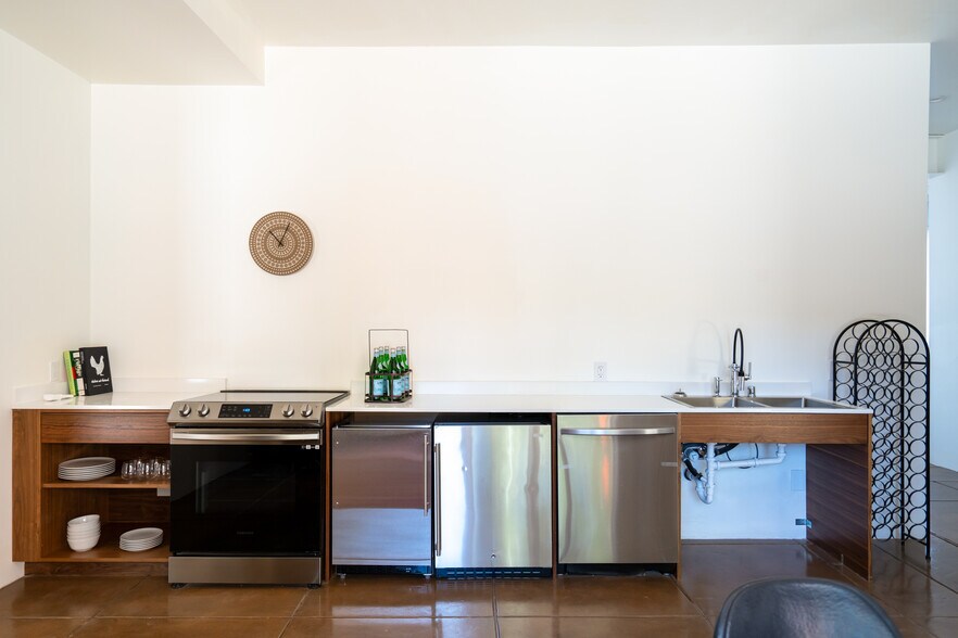 More Photos Of 310 Johnson St, Santa Fe Specialty For Sale