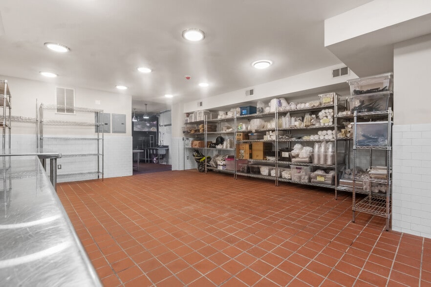 More Photos Of 1011 New York Ave, Union City Storefront Retail Residential For Lease