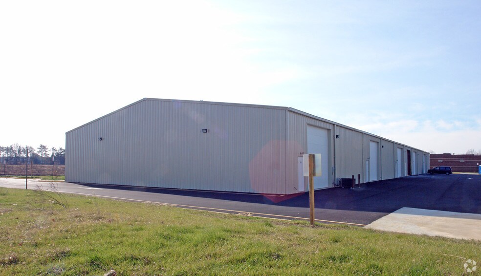 More Photos Of 3509 Shannon Park Dr, Fredericksburg Warehouse For Lease