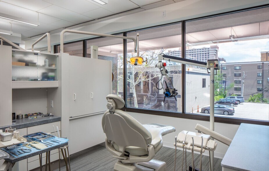 More Photos Of 4700 Belleview Ave, Kansas City Office For Lease