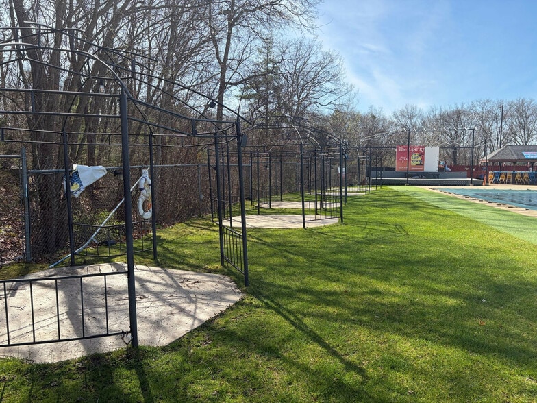More Photos Of 325 Farnum Pike, Smithfield Restaurant For Sale