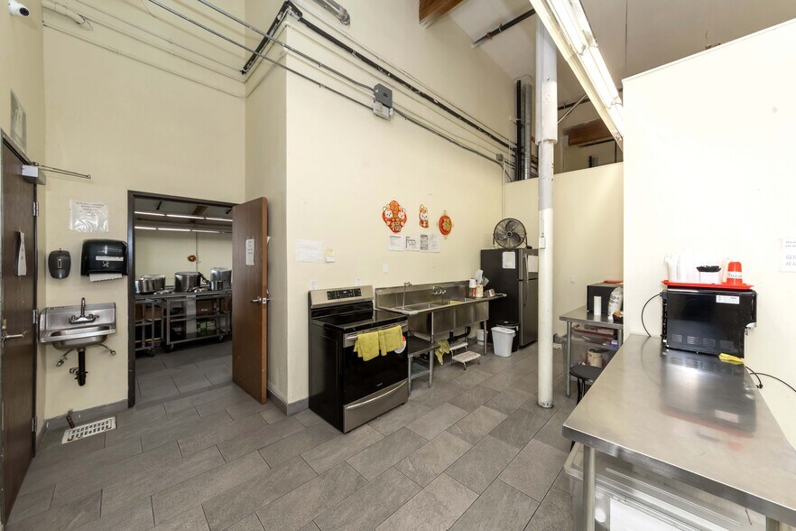 More Photos Of 1635-1645 W Valley Blvd, Alhambra General Retail For Sale