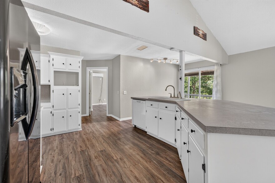 More Photos Of 505 Bub Hayner Rd, Karnack Apartments For Sale