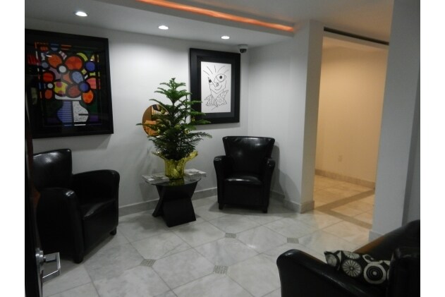 More Photos Of 1110 Brickell Ave, Miami Office For Sale
