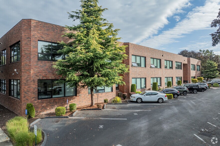 More Photos Of 975 SE Sandy Blvd, Portland Office For Lease