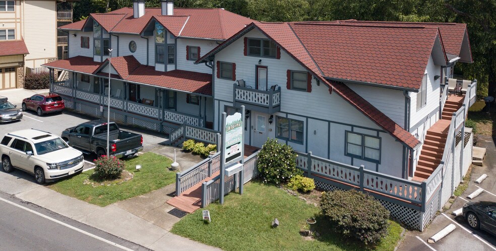 More Photos Of 892 Edelweiss Strasse, Helen Hotel For Sale