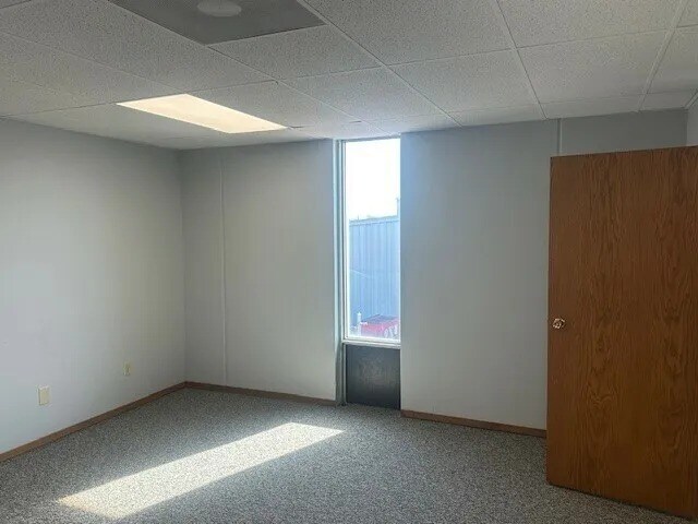 More Photos Of 2808 W 6th St, Sioux Falls Industrial For Lease