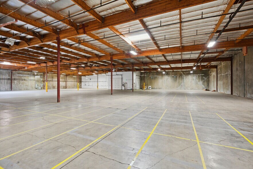 More Photos Of 560-562 Technology Way, Napa Warehouse For Lease