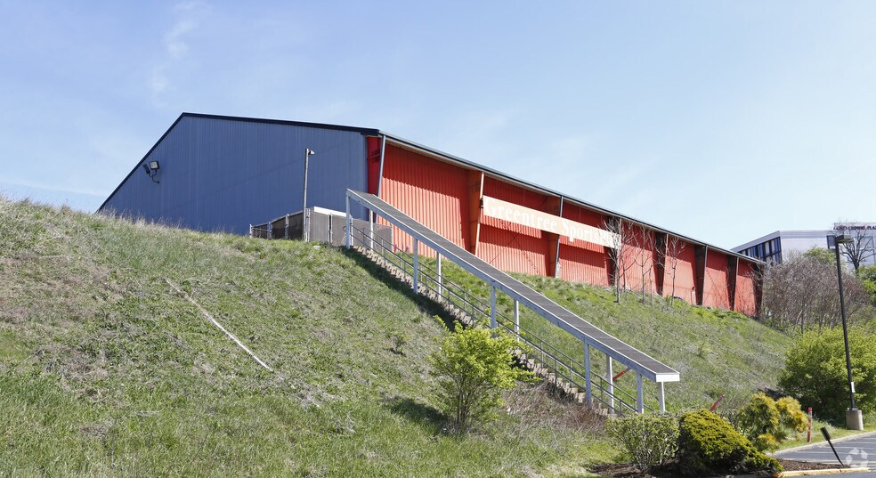 More Photos Of 600 Iron City Dr, Pittsburgh Freestanding For Lease