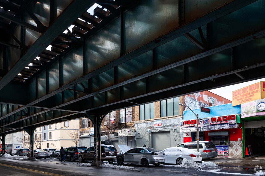 More Photos Of 1155 Southern Blvd, Bronx Storefront For Lease