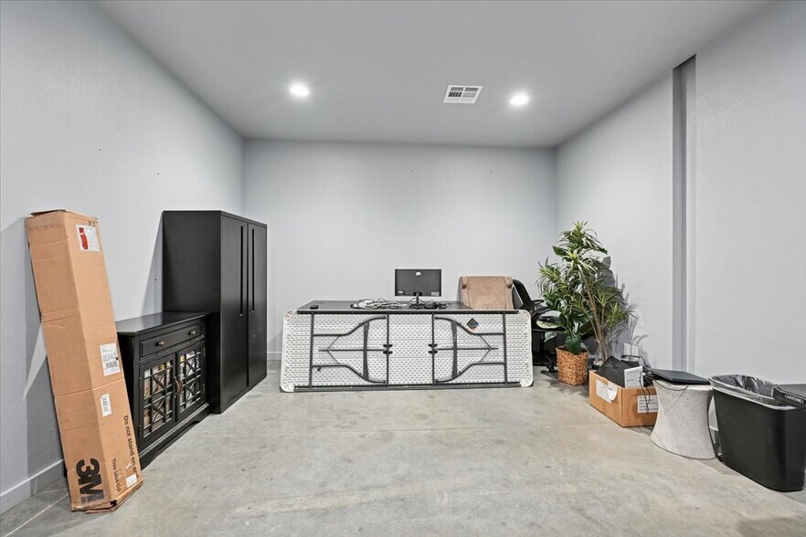 More Photos Of 22390 E 111th St, Broken Arrow Warehouse For Lease