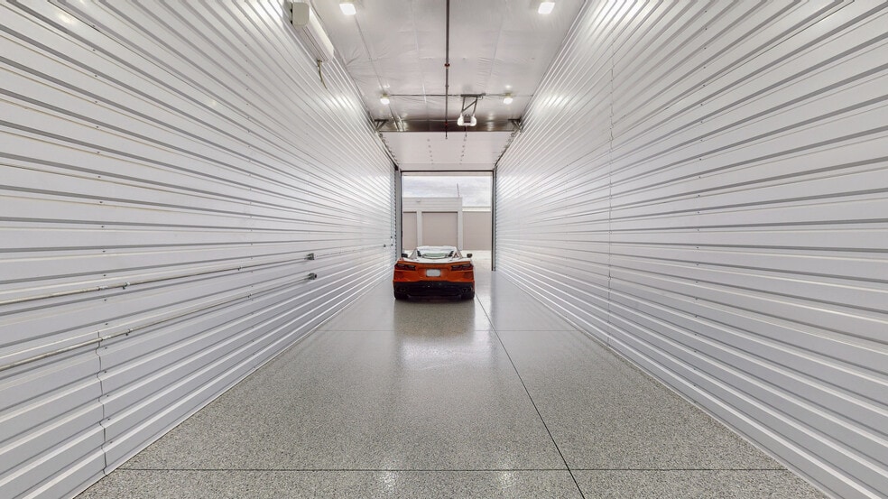 More Photos Of 49751 Oates Ln, Coachella Parking Garage For Sale