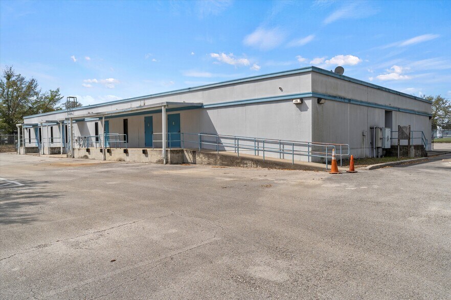More Photos Of 167 Comfort Rd, Palatka Warehouse For Lease