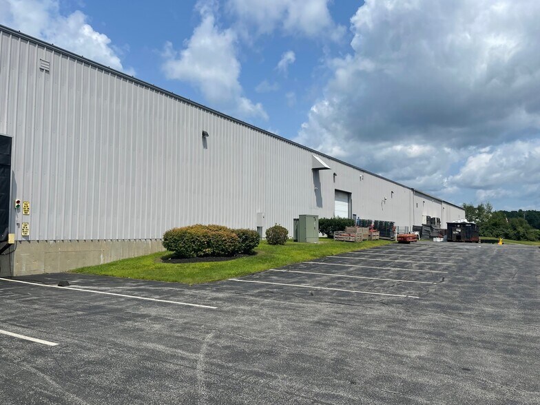 More Photos Of 41 Eisenhower Dr, Westbrook Distribution For Sale