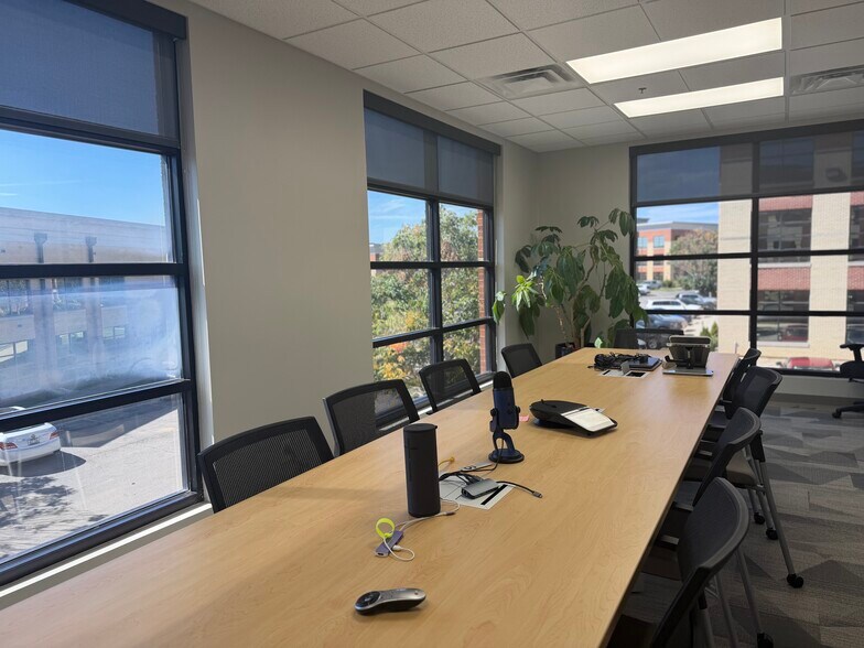 More Photos Of 1020 Monarch St, Lexington Office For Sale