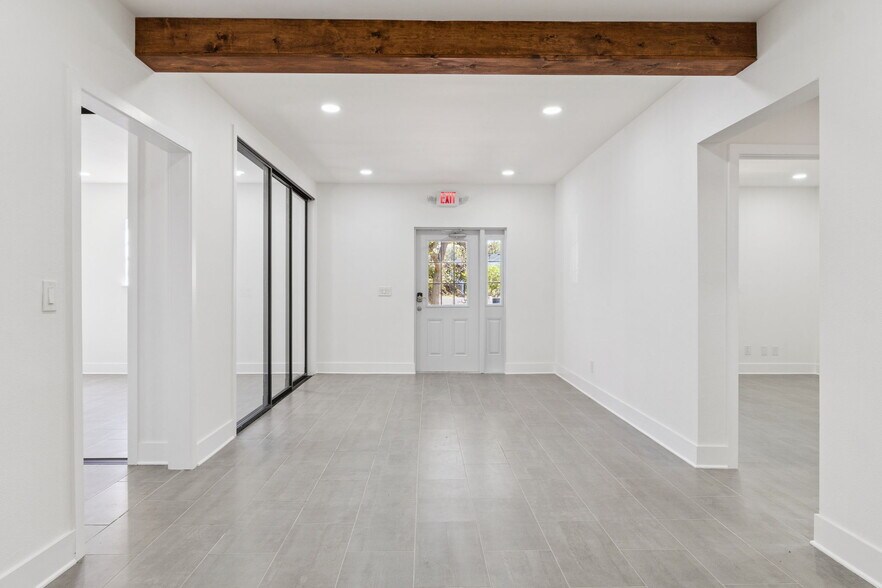 More Photos Of 557 W Plant St, Winter Garden Office For Sale