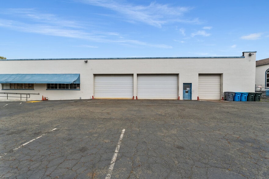 More Photos Of 1110 Colusa St, Vallejo Auto Repair For Sale