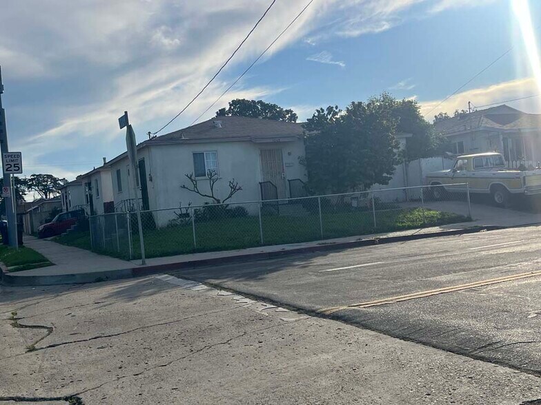 More Photos Of 1068 McDonald Ave, Wilmington Multifamily For Sale