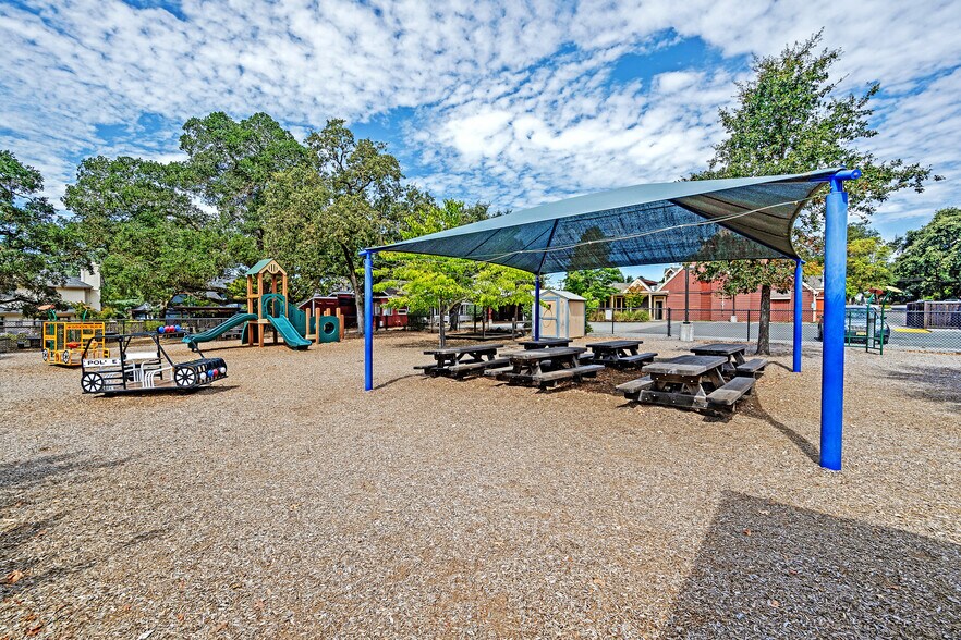 More Photos Of 4930 Newanga Ave, Santa Rosa Religious Facility For Lease