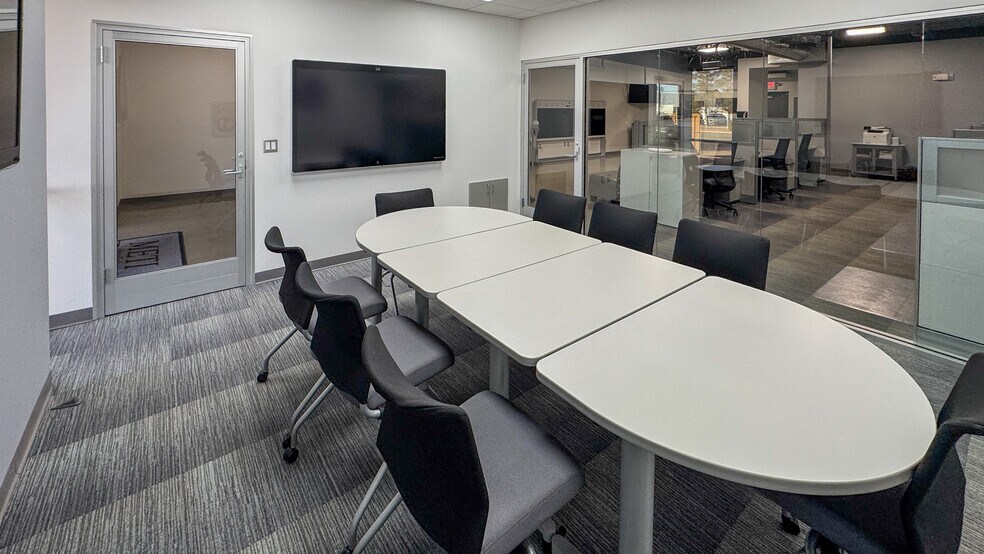 More Photos Of 8550 Boeing Dr, El Paso Office For Lease