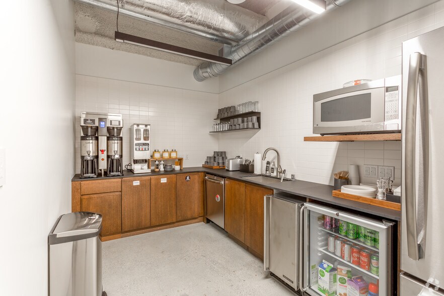 More Photos Of 2033 6th Ave, Seattle Coworking Space