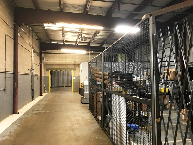 More Photos Of 740 Schneider Dr, South Elgin Manufacturing For Sale