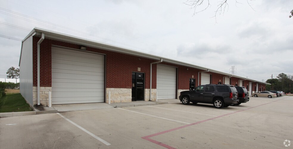 More Photos Of 11101-11109 Cutten Rd, Houston Warehouse For Lease