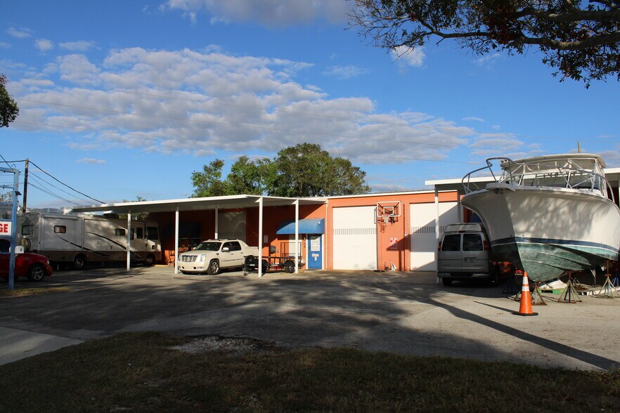 More Photos Of 5275 95th St N, Saint Petersburg Warehouse For Sale