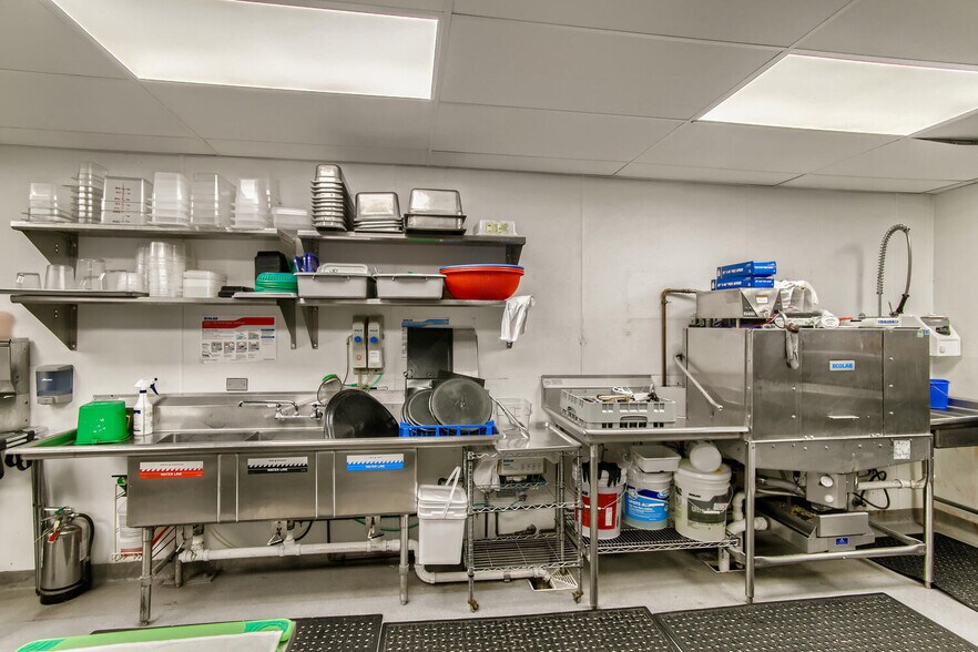 More Photos Of 312 W Main St, St Charles Restaurant For Lease