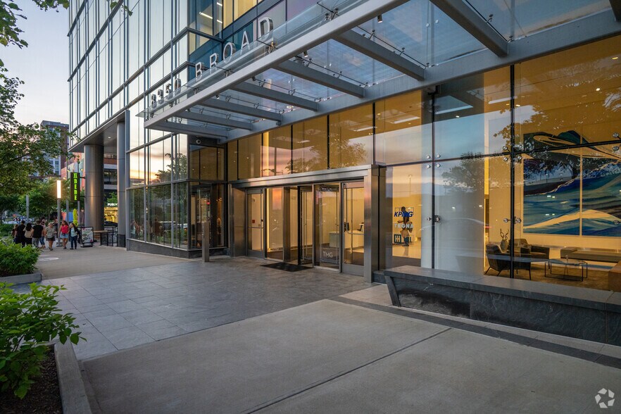 More Photos Of 8350 Broad St, McLean Office For Lease