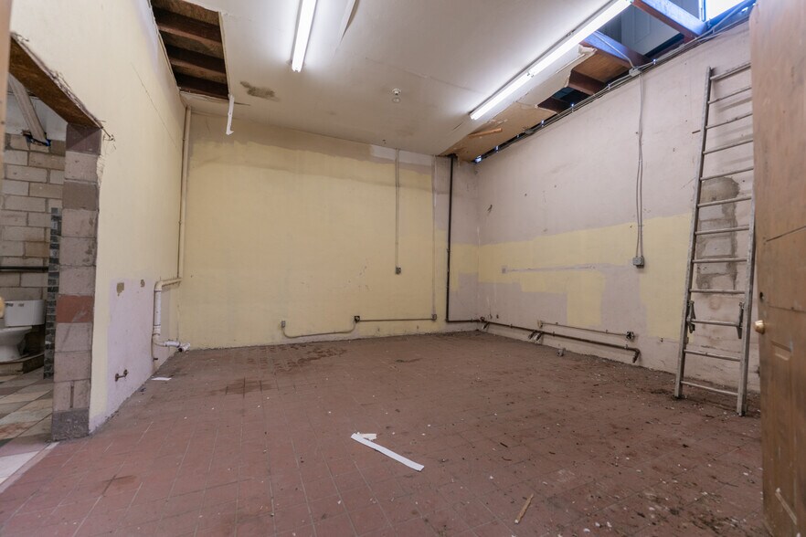 More Photos Of 800 Cincinnati Ave, San Antonio Freestanding For Sale