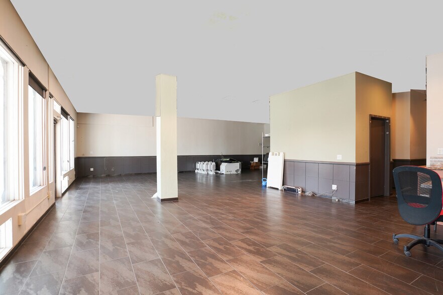 More Photos Of 353 S Palm Canyon Dr, Palm Springs Medical For Sale