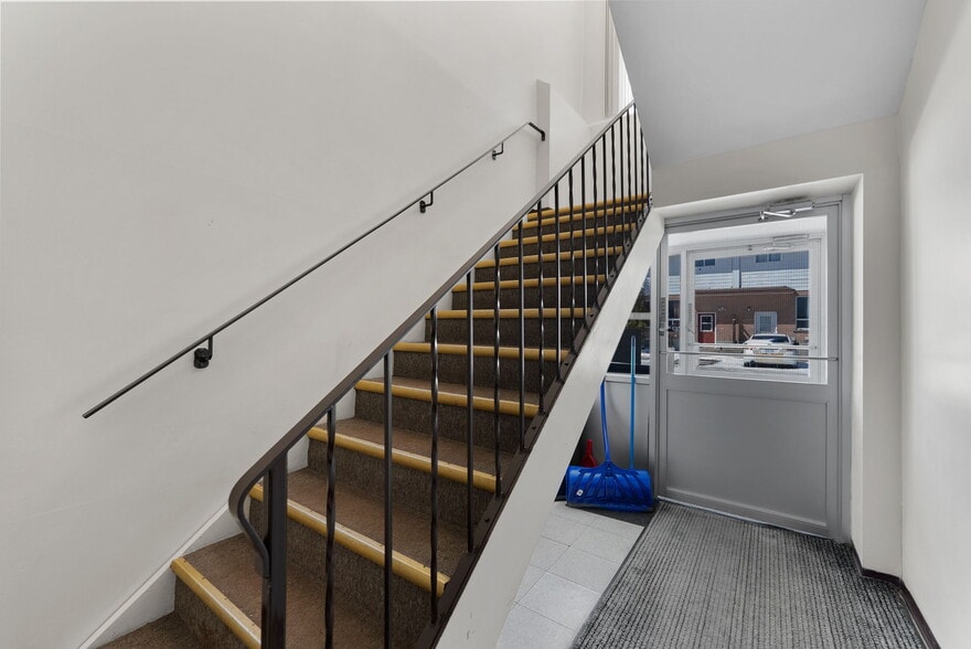More Photos Of 29 Laren St, Wahnapitae Apartments For Sale