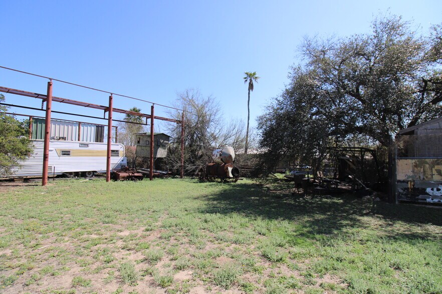 More Photos Of 2901 Guadalupe st, Laredo Land For Sale