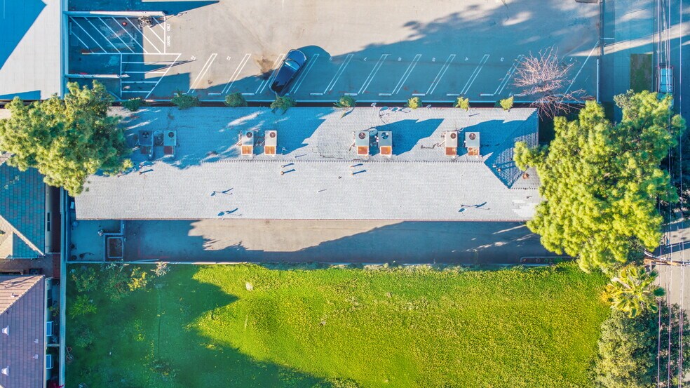 More Photos Of 113 N Grand Oaks Ave, Pasadena Apartments For Sale