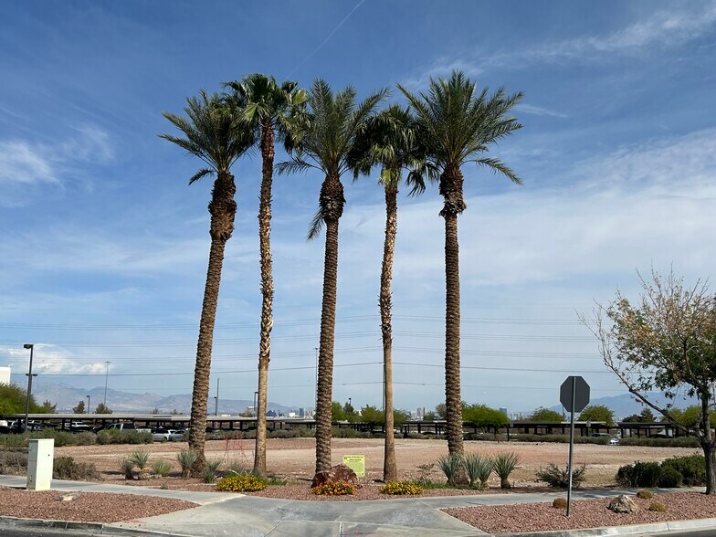 More Photos Of 2480 Village View Dr, Henderson Medical For Lease