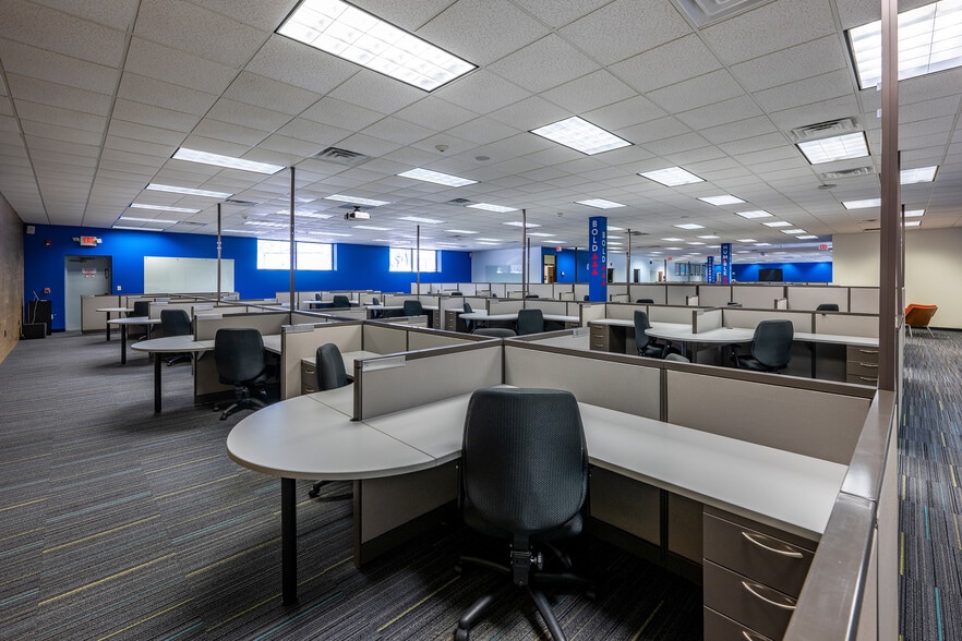 More Photos Of 9417 Princess Palm Ave, Tampa Office For Sale