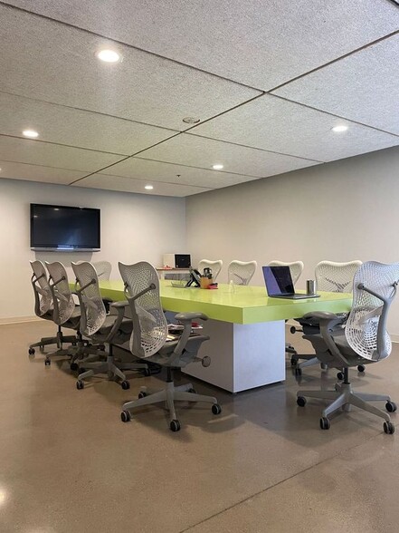 More Photos Of 155 Oak Lawn Ave, Dallas Loft Creative Space For Lease