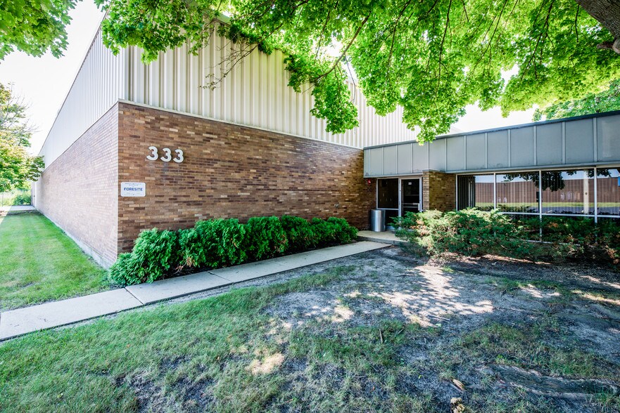 More Photos Of 333 W Washington Blvd, Mundelein Manufacturing For Sale
