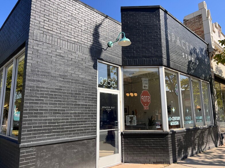 More Photos Of 3256 W Bryn Mawr Ave, Chicago General Retail For Lease