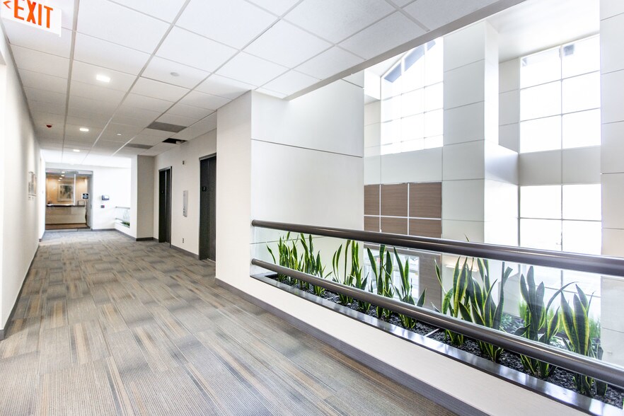 More Photos Of 2701 Cambridge Ct, Auburn Hills Office For Sale