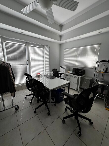 More Photos Of 960 W 41st St, Miami Beach Office Residential For Lease