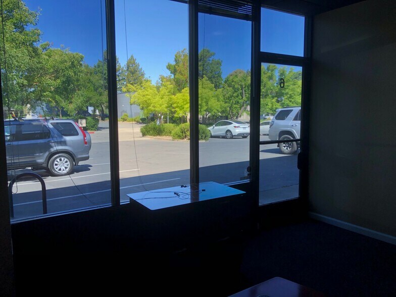 More Photos Of 1350 Central Ave, Santa Rosa Showroom For Lease