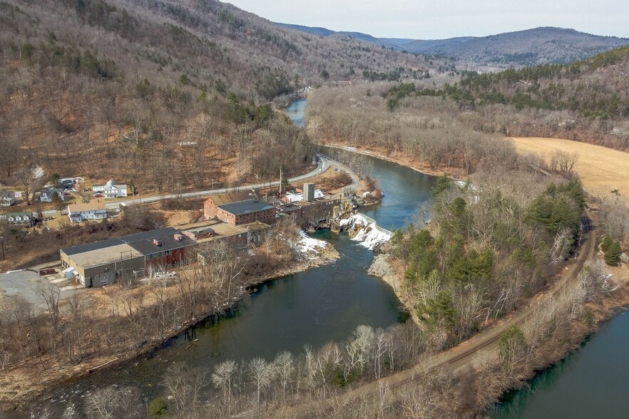 More Photos Of 1190 Huntington Rd, Huntington Manufacturing For Lease