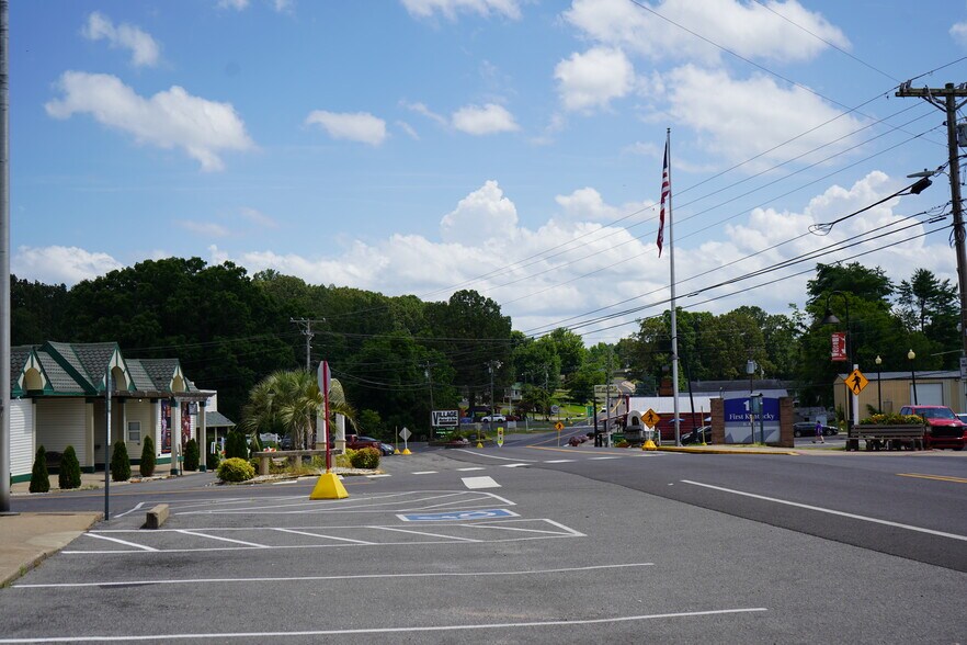 More Photos Of 1817 Jh Obryan Ave, Grand Rivers Storefront Retail Residential For Sale